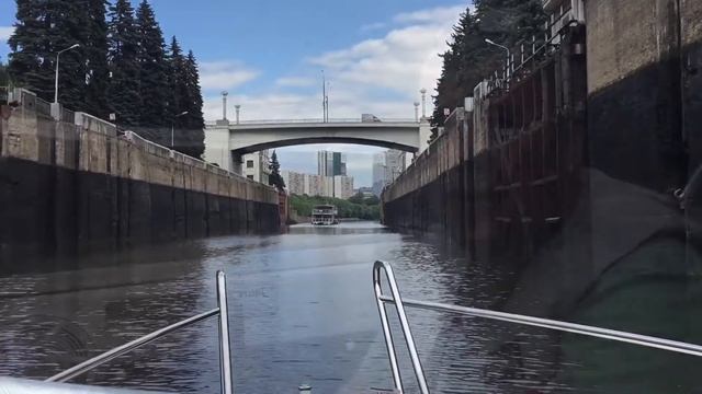 Прогулка по Москве на катере Uttern 66 смотреть онлайн
