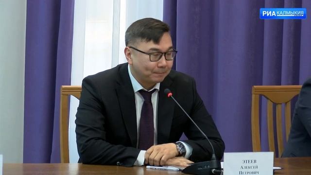 Сотрудников радио и отраслей связи отметили наградами в преддверии профессионального праздника смотреть онлайн