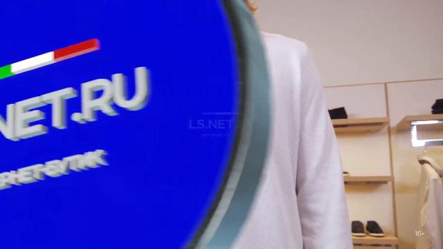 Повседневная одежда на прохладную погоду | Универсальность, комфорт и эстетика в луке от Loro Piana смотреть онлайн