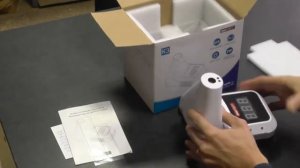 Распаковка автоматического инфракрасного термометра для контроля посетителей UnionTest K3