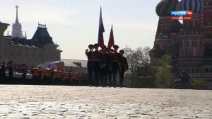 Выход знаменной группы роты почетного караула