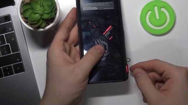 Как вставить SIM и SD карту в ASUS ROG Phone 5 S / Извлечь SIM и SD карту из ASUS ROG Phone 5 S смотреть онлайн