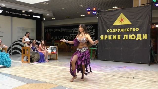 Arabic dance / Восточный танец - Выступает Ситкина София / Musical Novokuznetsk смотреть онлайн