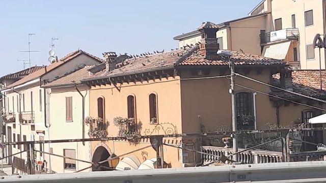 Двойной шедевр!Шедевр и подарок от вездесущего бренда Леонардо и как доставка мрамора для Дуомо!Шоу смотреть онлайн