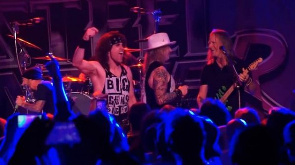 Steel Panther - man in the box; live! (with Jerry Cantrell and Sully Erna)
