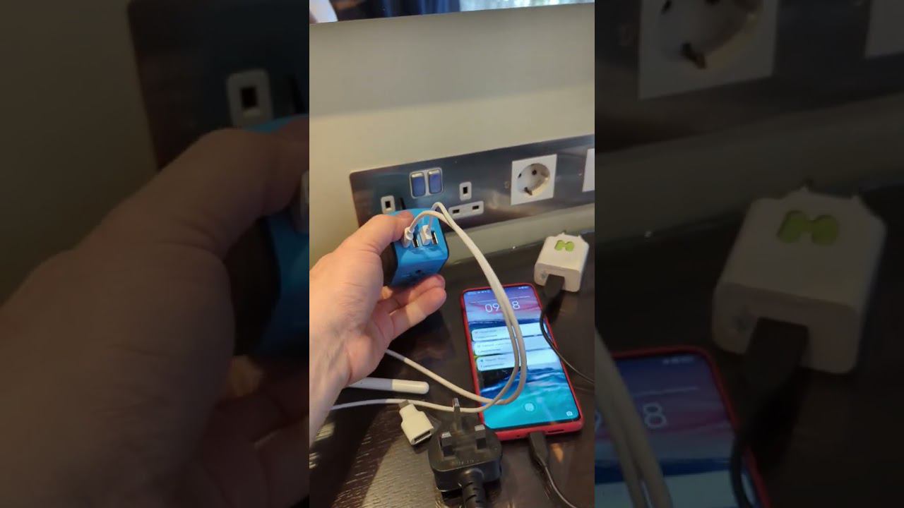 SAUNORCH Universal International Travel Power Adapter High Speed 2.4A USB, 3.0A Type-C смотреть онлайн