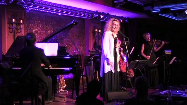 Mary Beth Peil, 'Love Comes-And So it Goes' смотреть онлайн