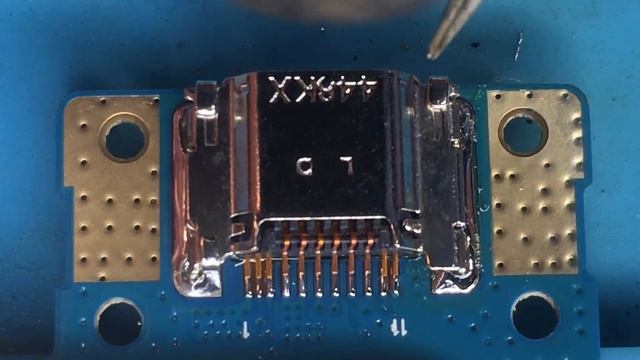 Как поменять разъем Micro USB на телефоне планшете. How to change the Micro USB connector on phone. смотреть онлайн