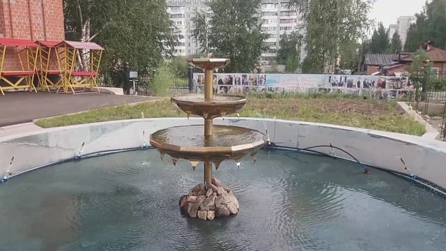 Фонтан у храма в Сыктывкаре смотреть онлайн