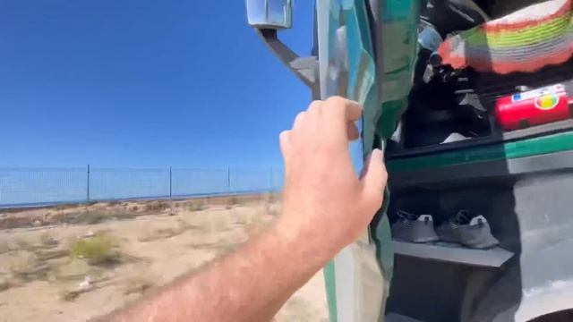 Ждём паром на Баку. Не скучаем! смотреть онлайн