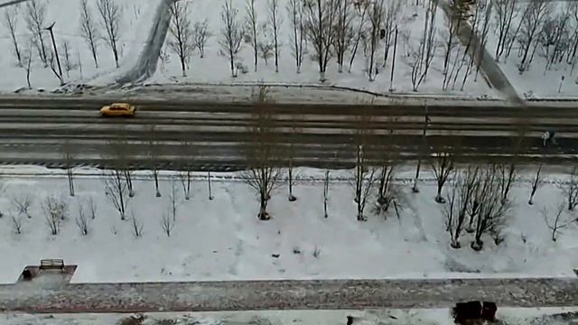 Скидываем сот.телефоны с крыши 10-этажки. смотреть онлайн