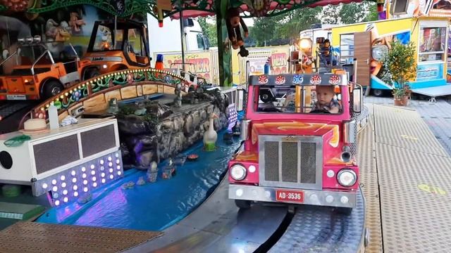 Kirmes или немецкие передвижные карусели. смотреть онлайн