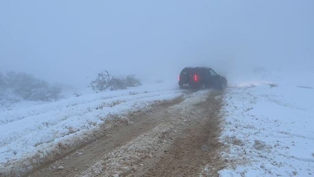В Махачкале выпал первый снег. Выехали покататься на НА НИВАХ. Сказочная погода. смотреть онлайн