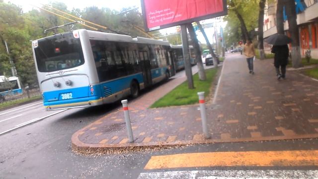 1.Троллейбусы остановились без электричества! The trolley stopped without electricity! смотреть онлайн