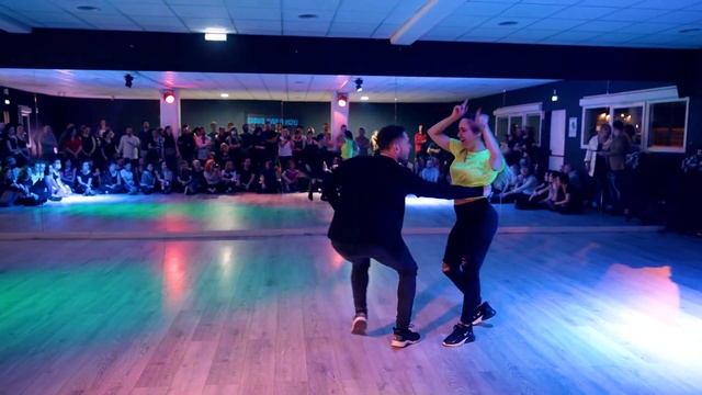 Smack That - Thibault & Nicole Modern Swing Improvisation смотреть онлайн