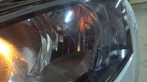 Skoda Octavia A-7 замена лампы ближнего света.