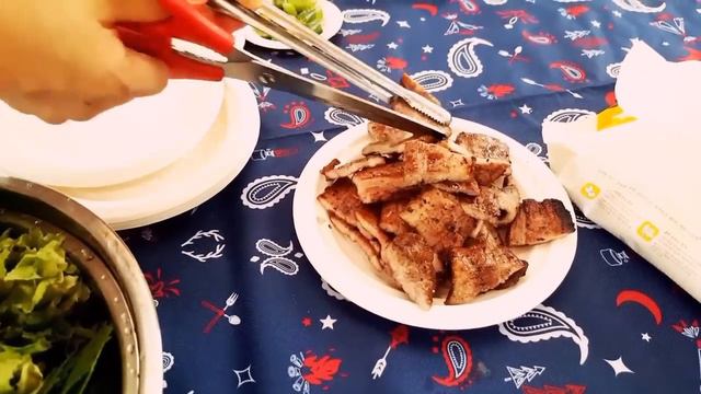 НОЧУЕМ В ПАЛАТКЕ В КОРЕЕ. 😨Ужасные насекомые смотреть онлайн