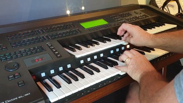 Amore, Amore, Amore Played on Yamaha EL-90T смотреть онлайн