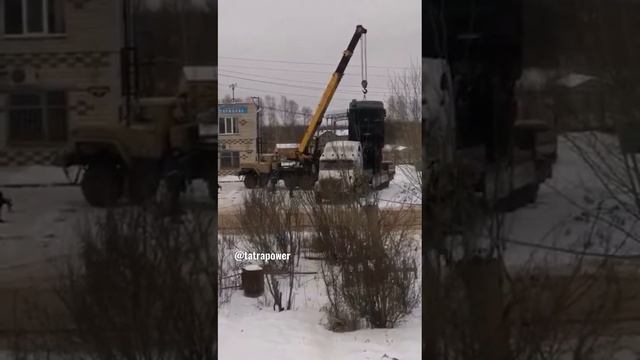 Tatra завалила кран. ??♂ смотреть онлайн