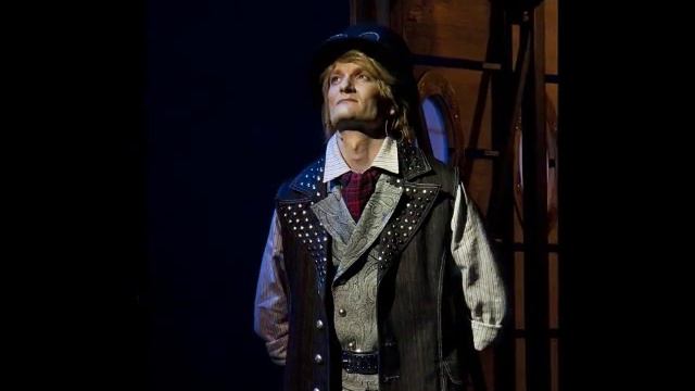 с днём театра смотреть онлайн