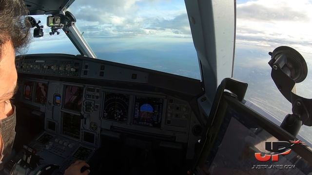 CoPilot View Airbus A321NEO Paris-Frankfurt | Full Takeoff & Landing