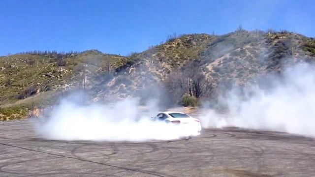 E P I C Audi R8 Burn Out in Slow Motion смотреть онлайн