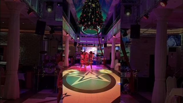 снег-снежок #шоусозвездие #новогоднеешоу #шоуростов смотреть онлайн