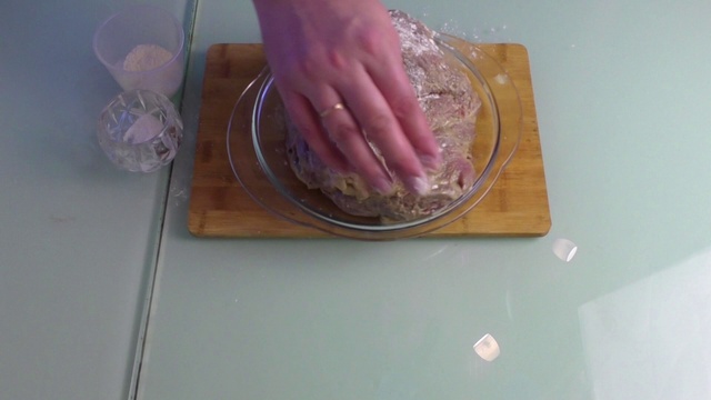 Мясо жаренное с грибами и сметаной