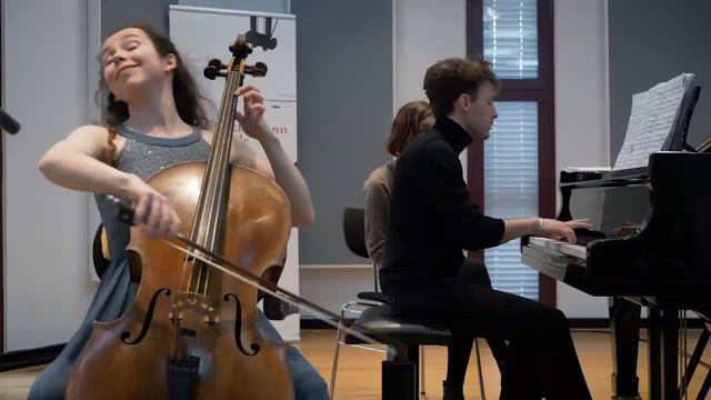 Bach Sonata for Viola da Gamba no. 2 in D major, BWV 1028 - 1. Adagio & 2. Allegro смотреть онлайн