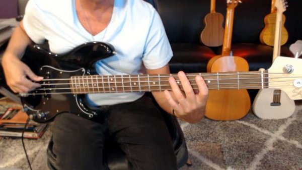 War Low Rider Bass Tab Preview