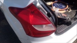 Снимаю задний бампер на Форд Фокус 3 хэтчбэк