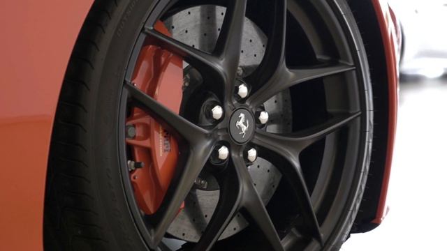 Ferrari F12 Berlinetta and the Ferrari GTC4Lusso смотреть онлайн