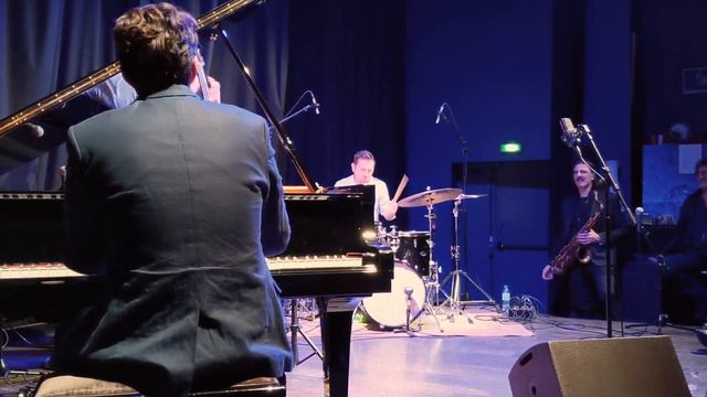 "The Kicker" Max Ionata French Quartet смотреть онлайн