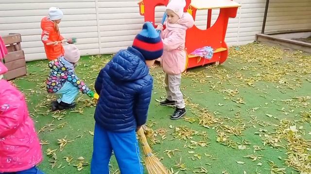 Павловский тракт (старшая группа). Прогулка и субботник. смотреть онлайн