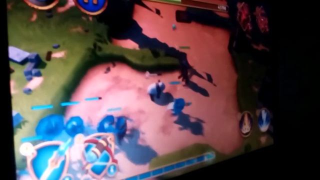 Играем в Royal Revolt смотреть онлайн