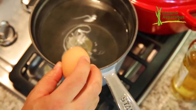 Ontario Asparagus Farm to Table "Grilled Asparagus with Pecorino and Poached Eggs" смотреть онлайн