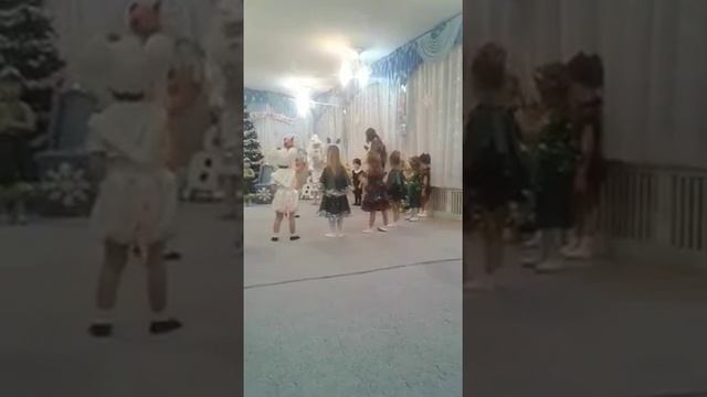 Танец с петушком и лисой смотреть онлайн