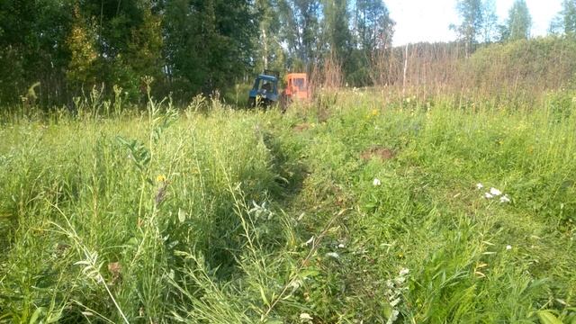 МТЗ 82 и Т-40. Засадили трактора, перевернули телегу. смотреть онлайн