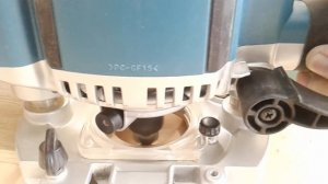 Фрезерование кромок разделочной доски с полукруглой ручкой, milling cutting board