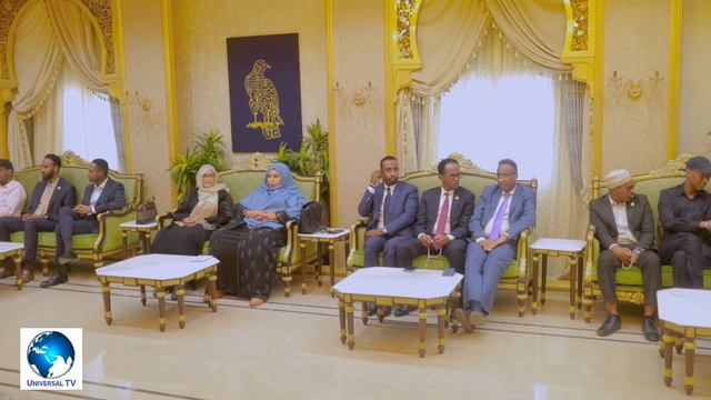 Shirka Garowe uga furmay Farmaajo, Sheekh Shariif & Siciid Deni oo marti galinaya. смотреть онлайн