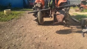 Плуг для минитрактора. Пробная вспашка огорода. Кубота B6000.