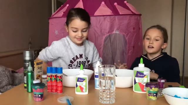 Как сделать СЛАЙМ своими руками ?! SLIME UNPACKING AND DIY WITH MY BEST FRIENDS ! смотреть онлайн
