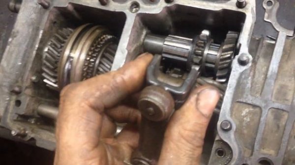 ЛУАЗ 969. КПП от А до Я. Продолжаем сборку