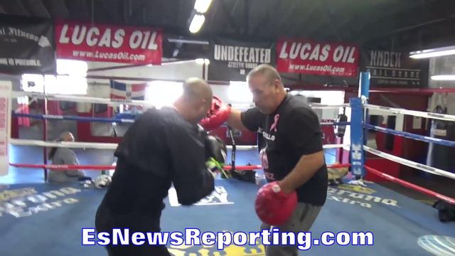 Giovani Segura NO DAYS OFF!!! KILLING IT on New Years Eve!!! - EsNews Boxing смотреть онлайн