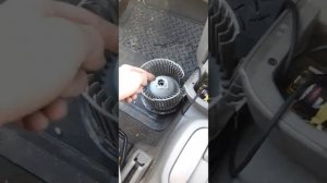 Замена вентилятора печки Нисан Марч правый руль