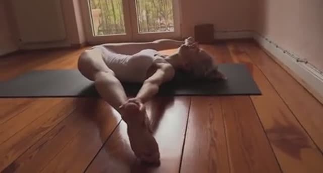 Горячая Секси Йога Девушка | Hot Sexy Yoga Girls. смотреть онлайн