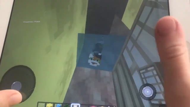 Играем в майкрафт 🎮 Строим дом 🏠 в стиле Among Us смотреть онлайн