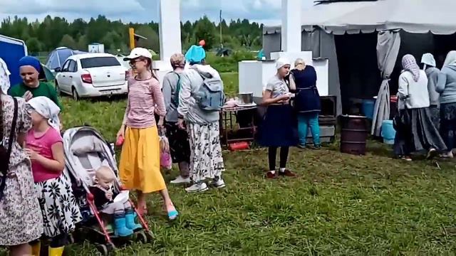 Ярмарка. Всероссийский Великорецкий Крестный Ход.🌲🌳🌲🌳🌲🌳🌲🌳🌲🌳🌲🌳🌲🌳🌲🌳🌲🌳 смотреть онлайн