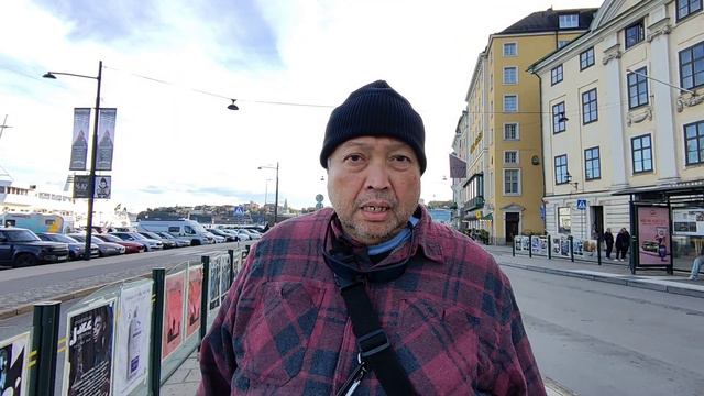 Hover X1 Pocket Drone - Slottsbacken bus stop, Stockholm, Sweden смотреть онлайн