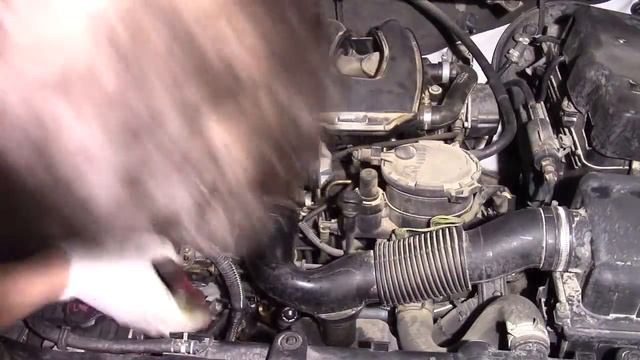 Ремонт автомобиля Peugeot 206 2,0HDI Протечка солярки из под пластиковой пробки ТНВД смотреть онлайн